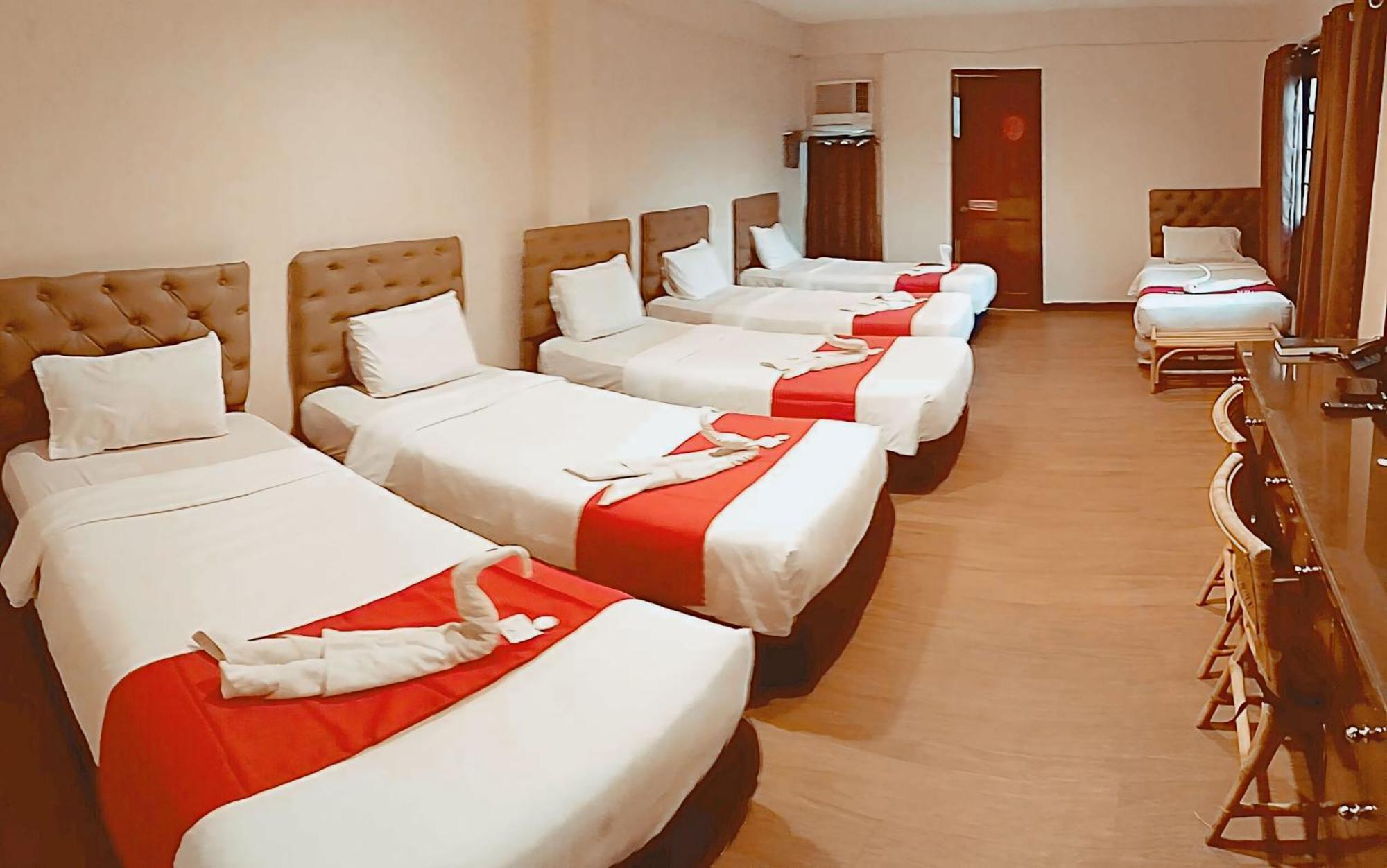 The Humbertos Hotel Davao Bagian luar foto
